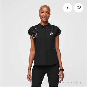 FIGS Rafaela oversized scrub top - size XS